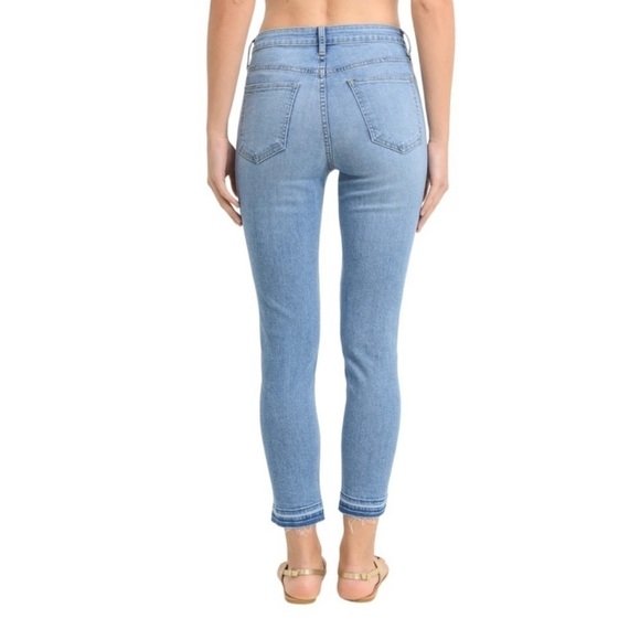 Elan | Light Wash Frayed Hem Distressed Jeans JES2093 | Size Medium - Picture 3 of 13